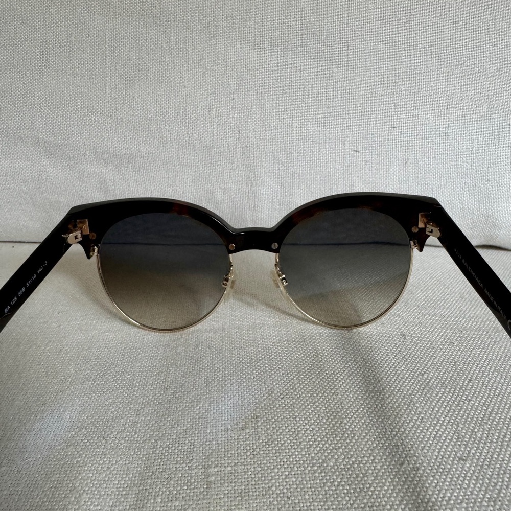 Balenciaga Dark Brown Tortoise Shell Cat-Eye Sunglasses Made in Italy